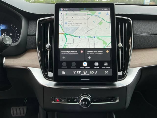Certified 2025 Volvo XC90 B5 Plus AWD/4WD image 15