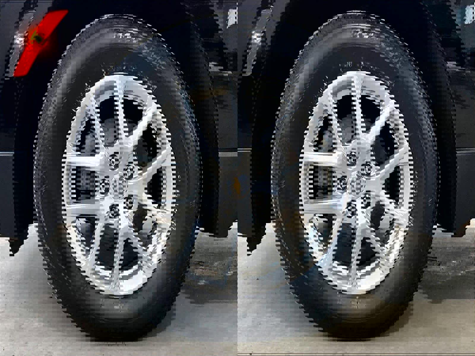 Used 2023 Chevrolet Equinox LT image 7