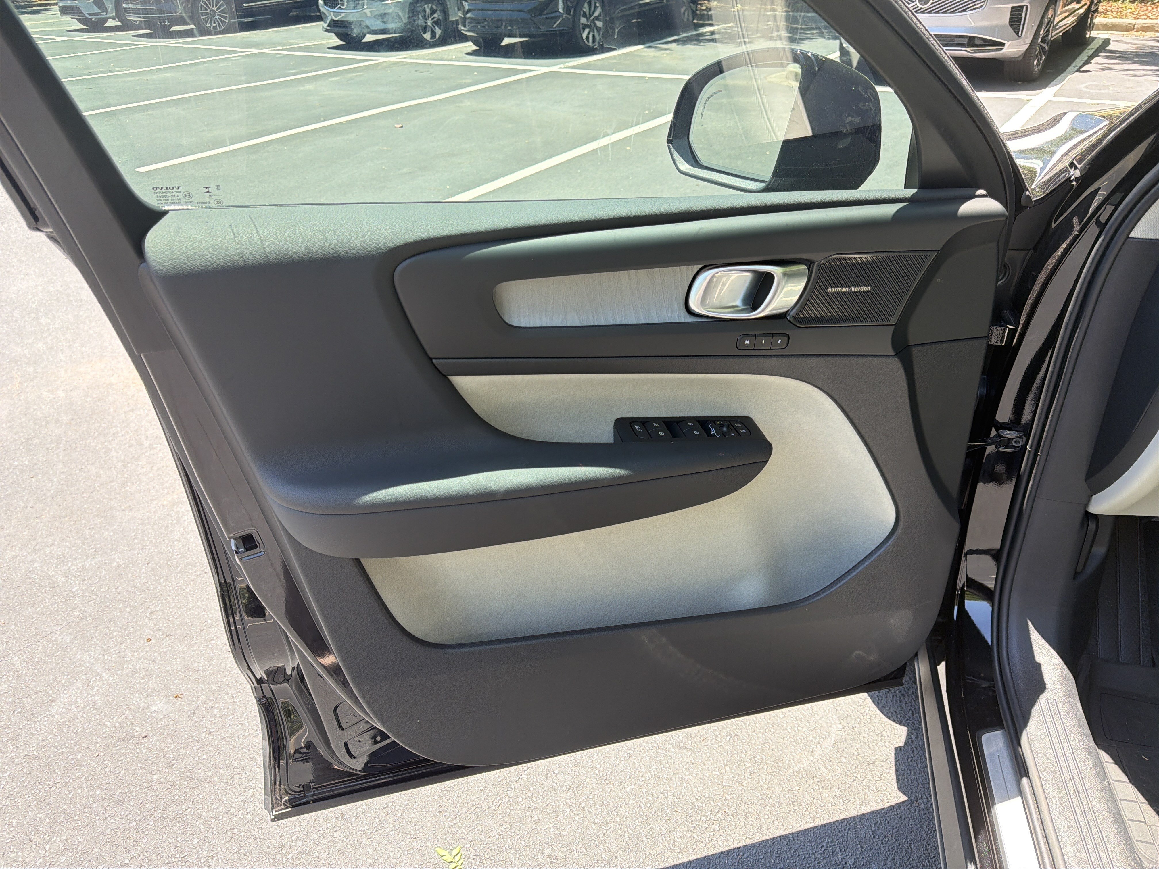 New 2026 Volvo XC40 B5 Ultra w/ Protection Package Premier AWD/4WD image 13