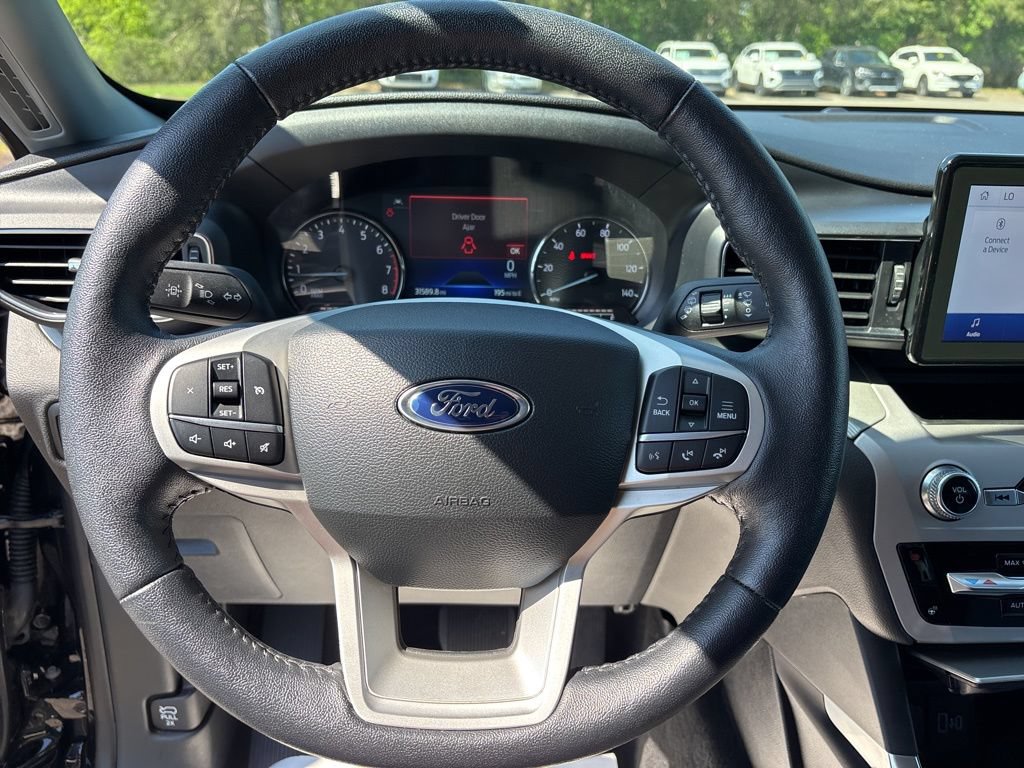 Used 2023 Ford Explorer XLT w/ Equipment Group 202A AWD/4WD image 16