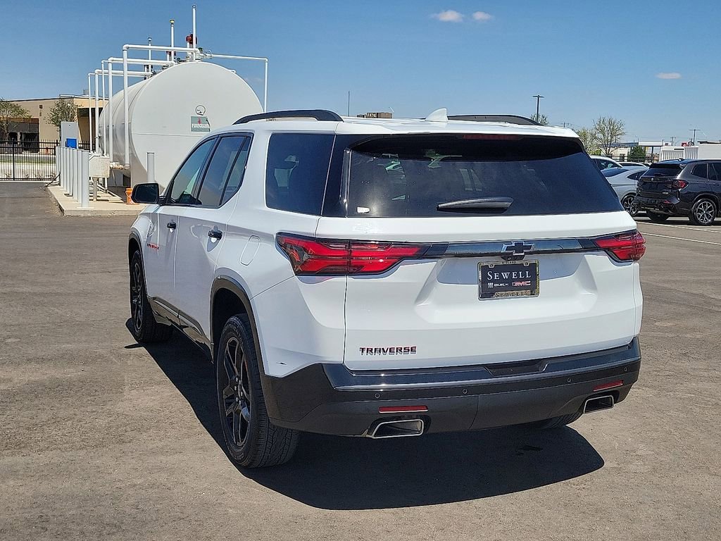 Used 2023 Chevrolet Traverse Premier w/ Redline Edition image 3