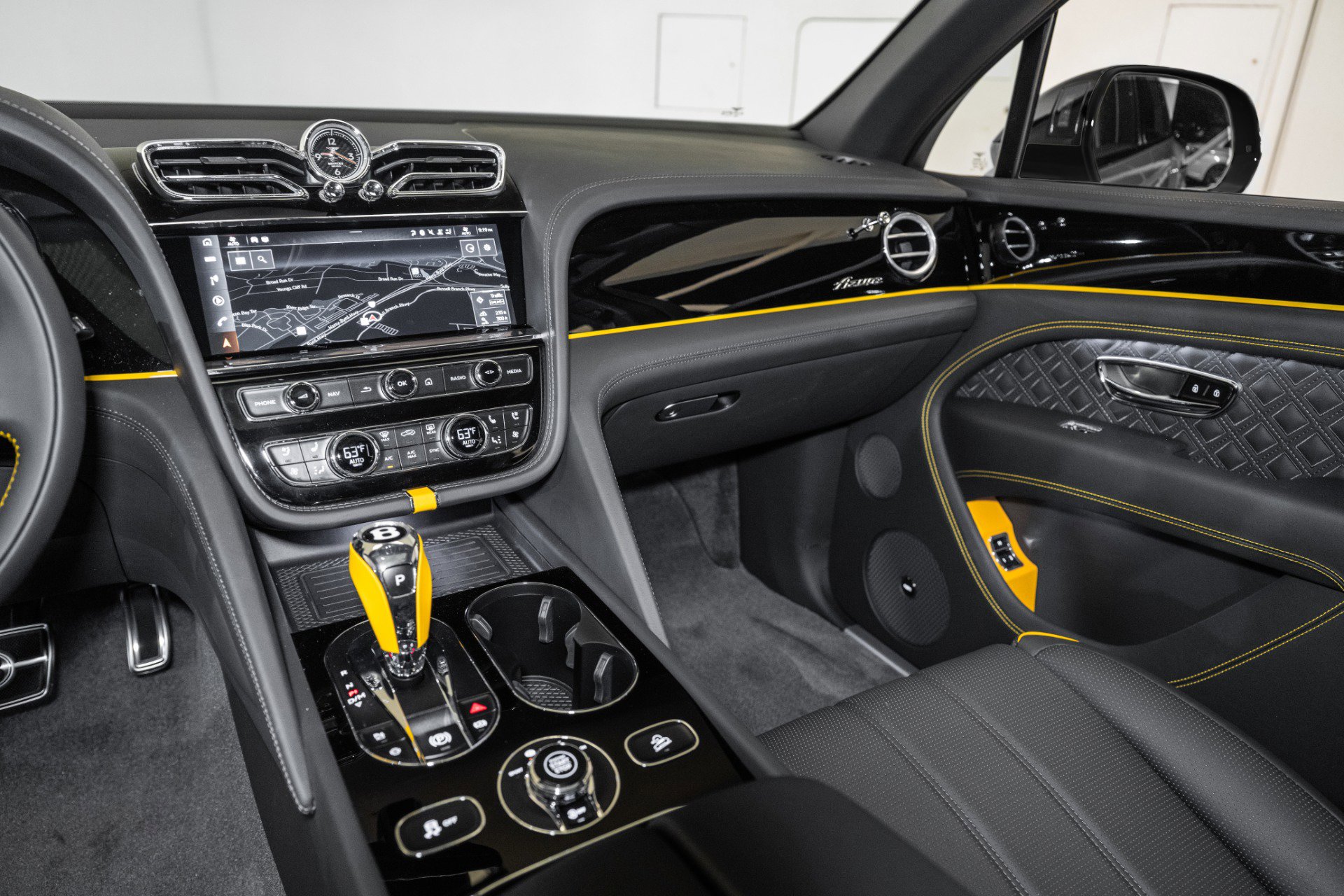 Certified 2024 Bentley Bentayga image 28