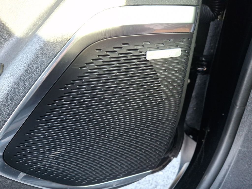 Used 2024 GMC Acadia Elevation image 28