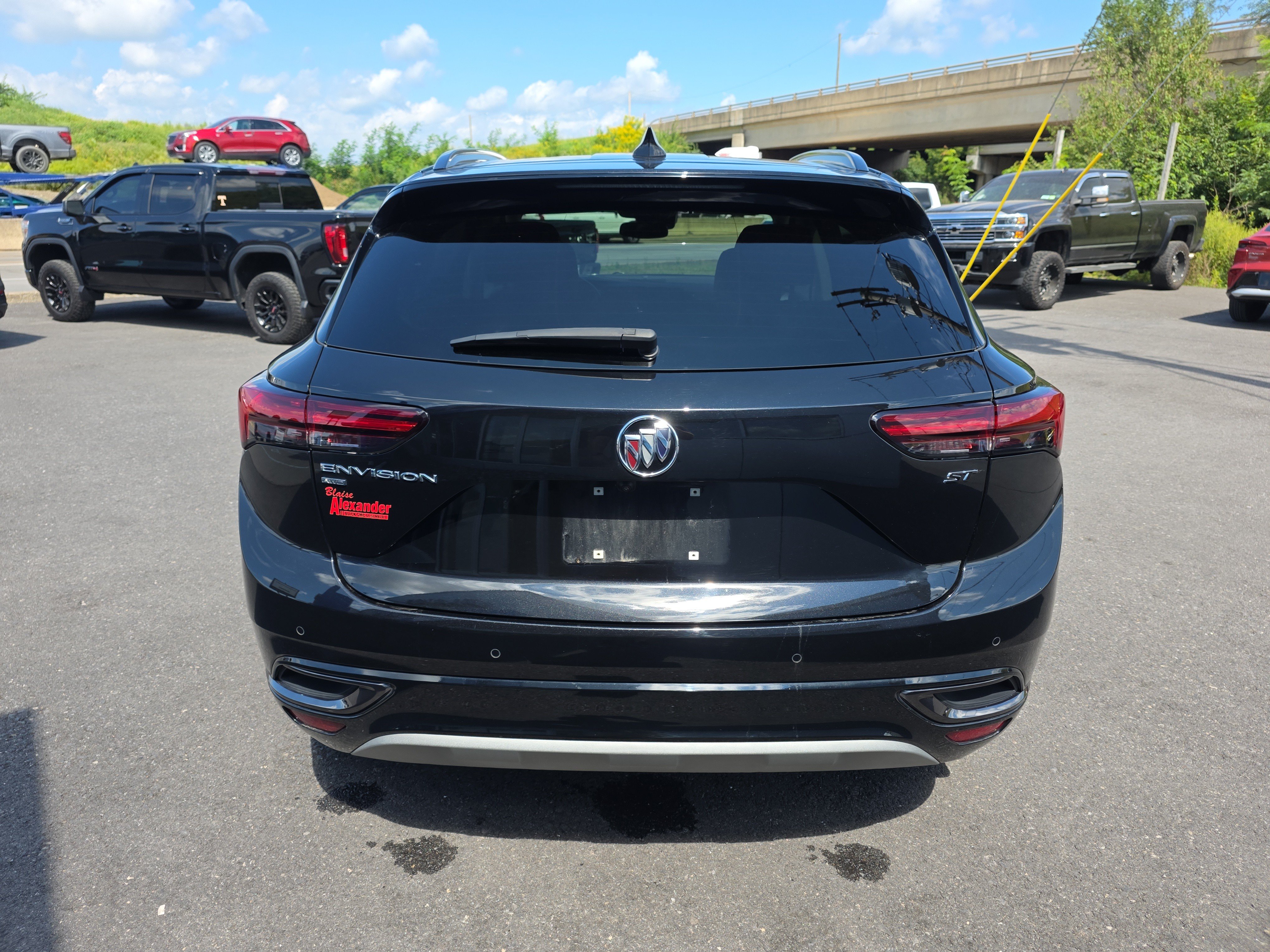 Used 2023 Buick Envision Preferred w/ Sport Touring Package AWD/4WD image 4