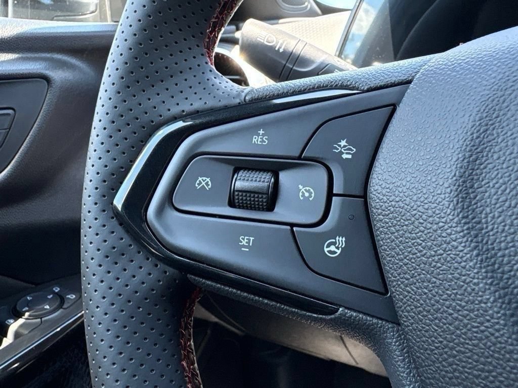 New 2026 Chevrolet Trax RS w/ Sunroof Package FWD image 16
