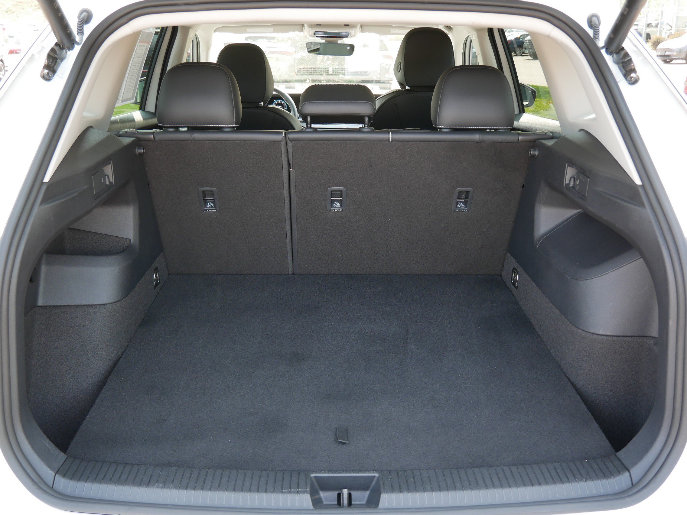 Certified 2025 Volkswagen Tiguan SE AWD/4WD image 18