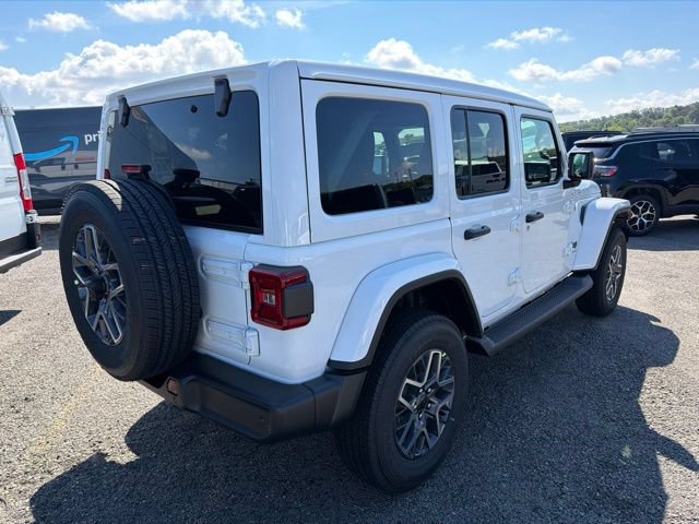 New 2026 Jeep Wrangler Unlimited Sahara AWD/4WD image 3