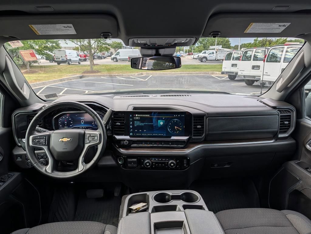 Used 2025 Chevrolet Silverado 1500 LT AWD/4WD image 6