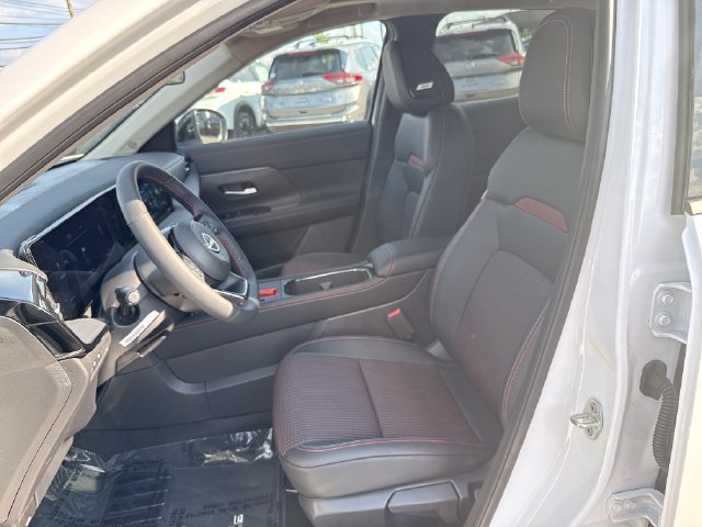 New 2027 Nissan Kicks SR w/ SR Premium Package AWD/4WD image 13