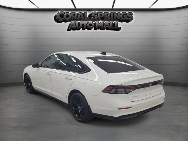 Certified 2025 Honda Accord SE image 4