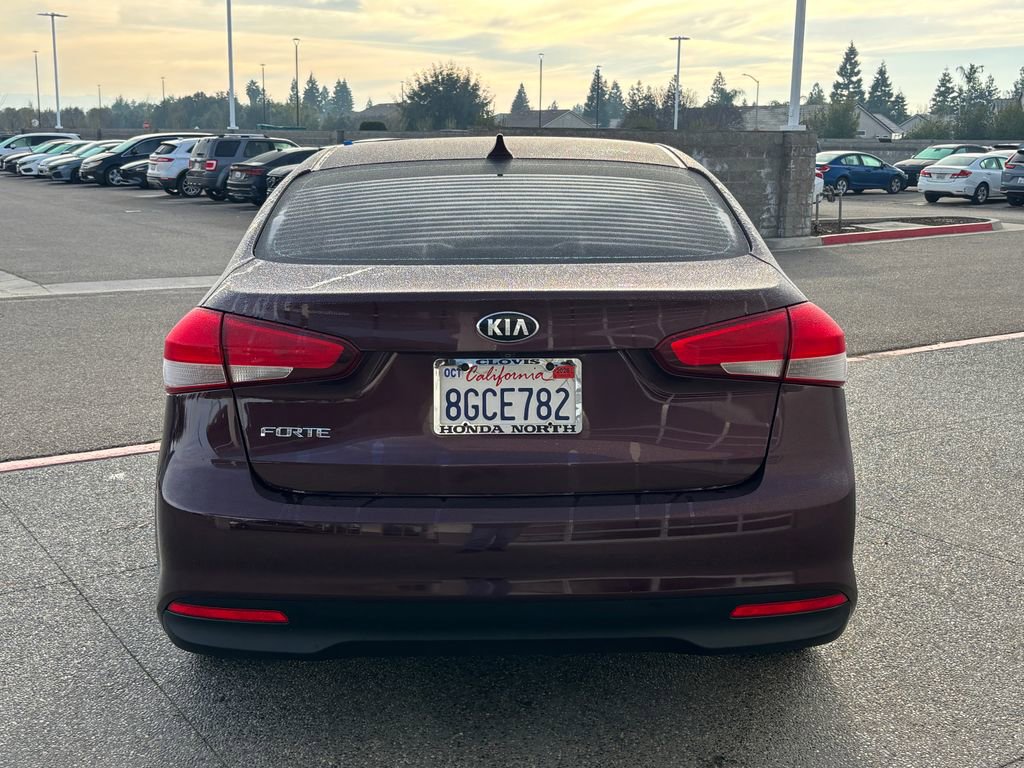 Used 2018 Kia Forte LX w/ LX Rear Camera Package image 6