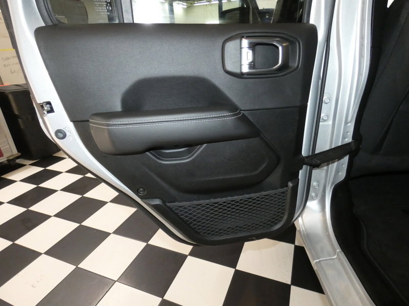 Used 2022 Jeep Wrangler Unlimited Sahara w/ Cold Weather Group AWD/4WD image 24