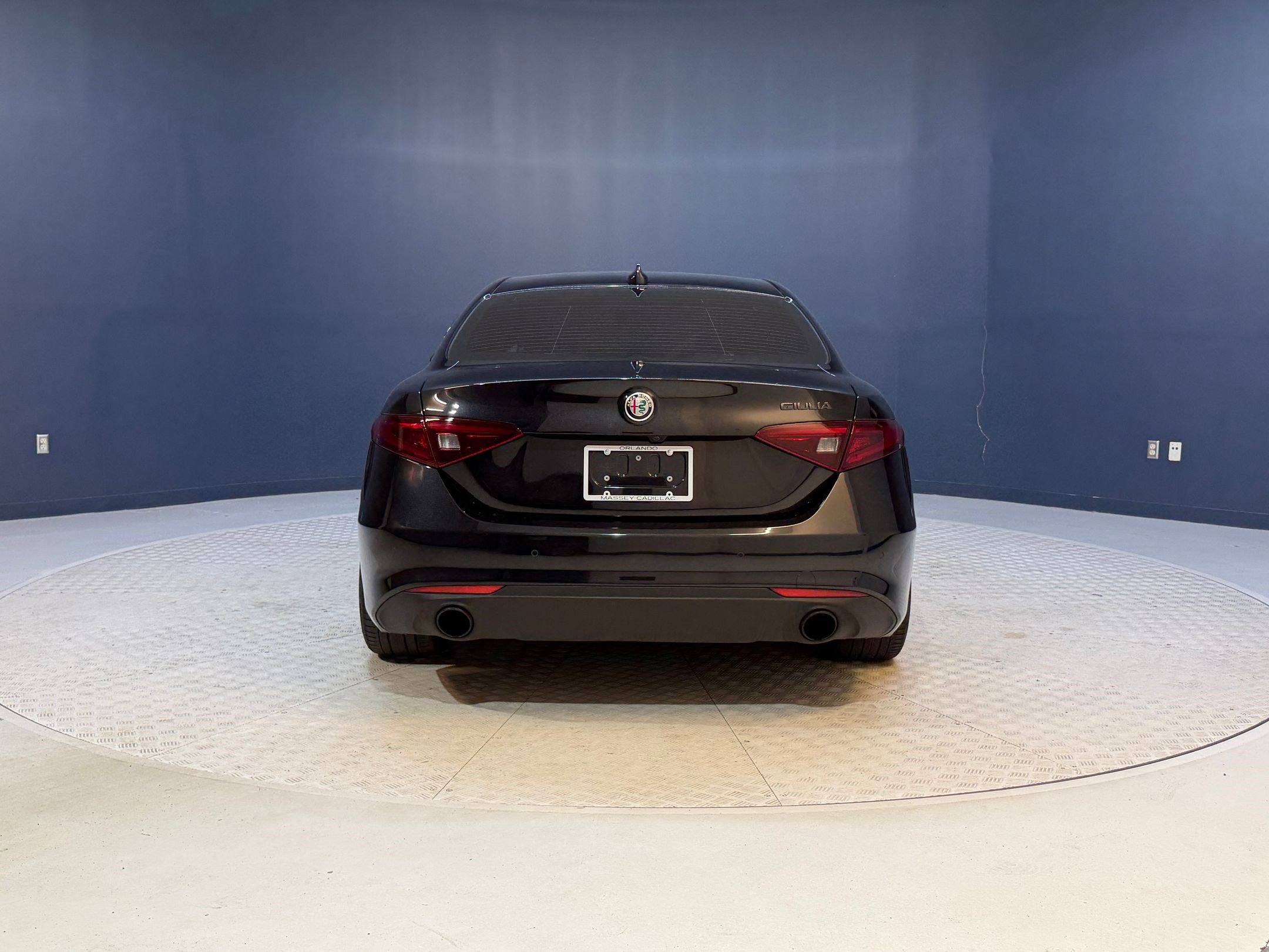 Used 2019 Alfa Romeo Giulia w/ Nero Edizione RWD image 10