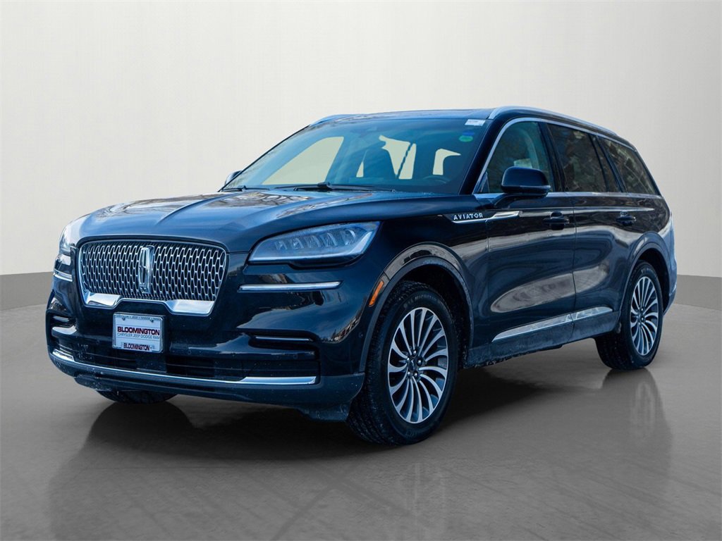 Used 2024 Lincoln Aviator Reserve AWD/4WD image 3