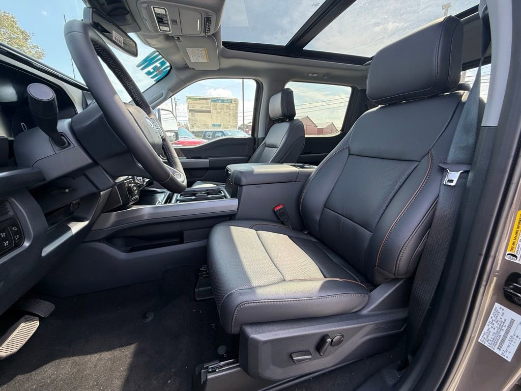 New 2026 Ford F350 Lariat w/ Lariat Premium Package image 17