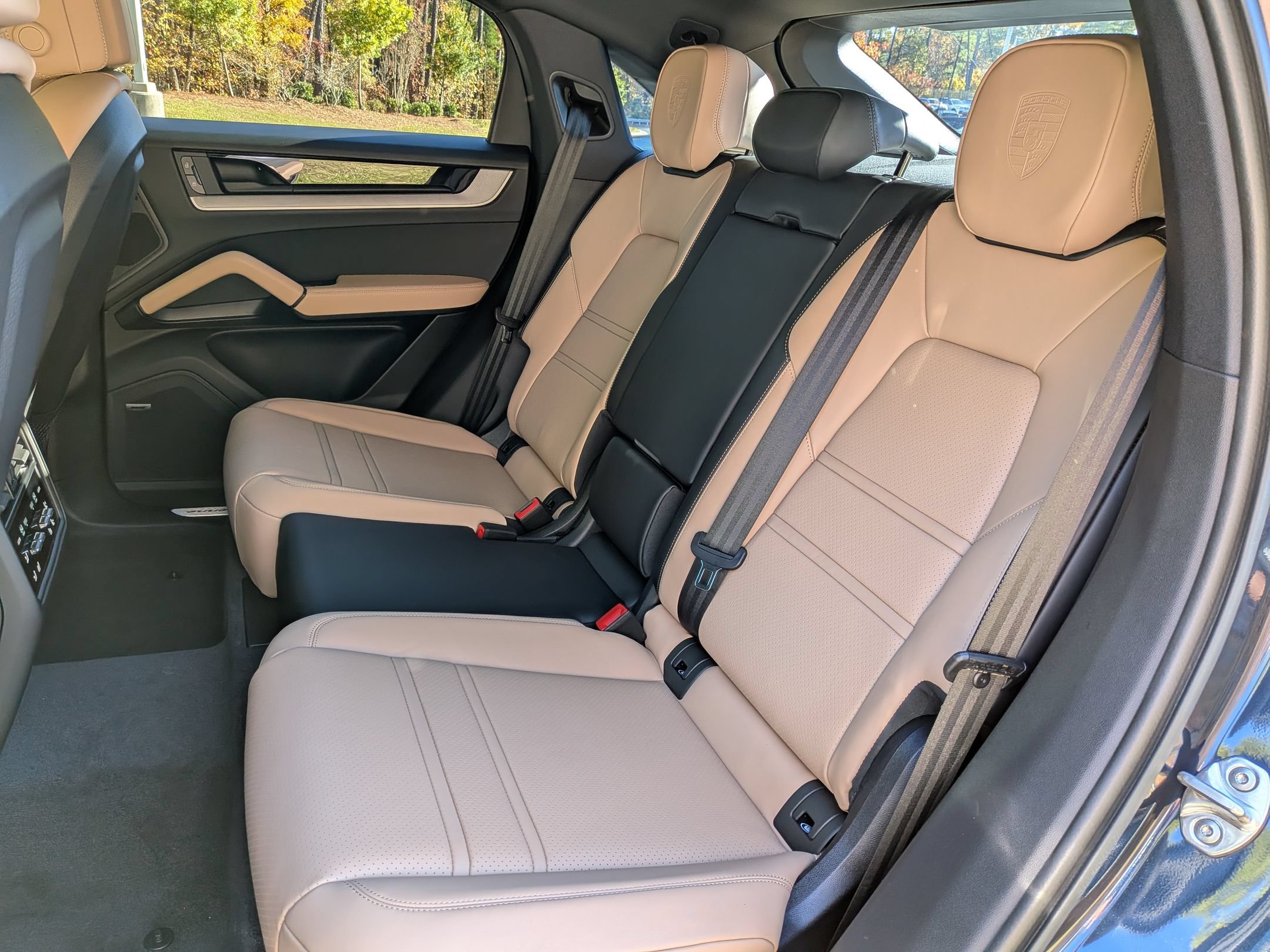 New 2026 Porsche Cayenne Coupe AWD/4WD image 27