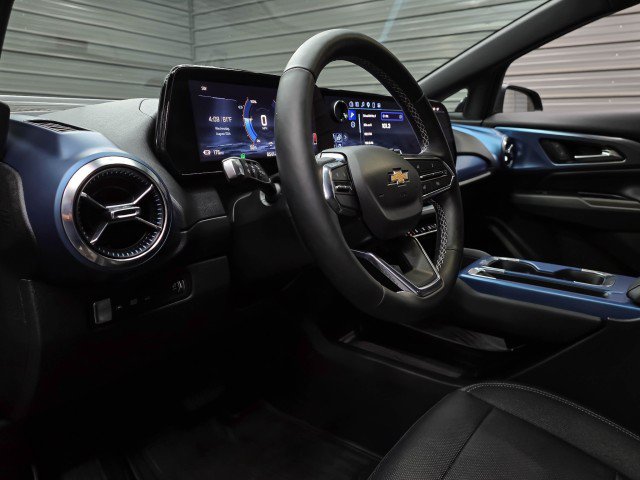 Used 2025 Chevrolet Equinox EV LT w/ Convenience Package FWD image 11
