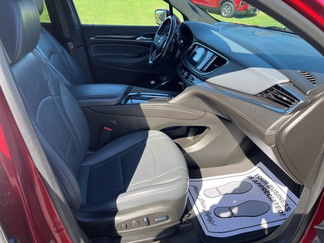 Used 2024 Buick Enclave Premium image 20