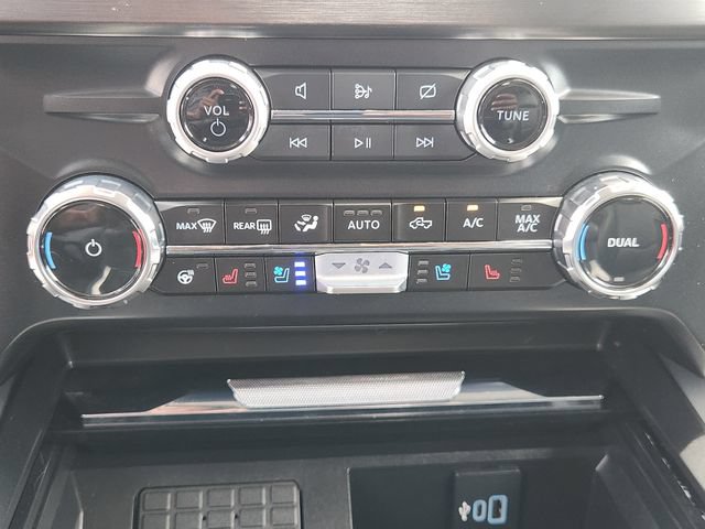Used 2024 Ford F250 Lariat w/ Chrome Package AWD/4WD image 21