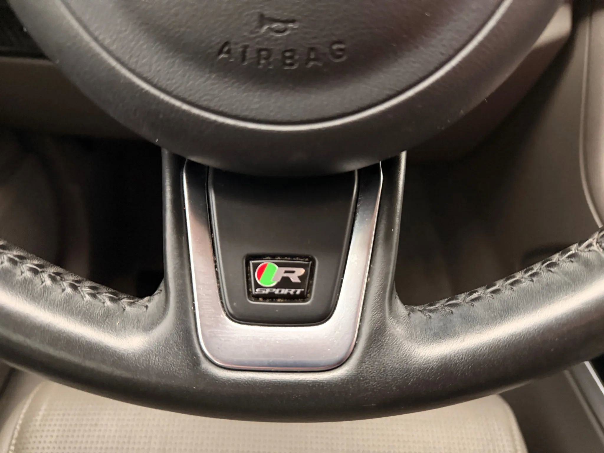 Used 2017 Jaguar F-PACE R-Sport image 38