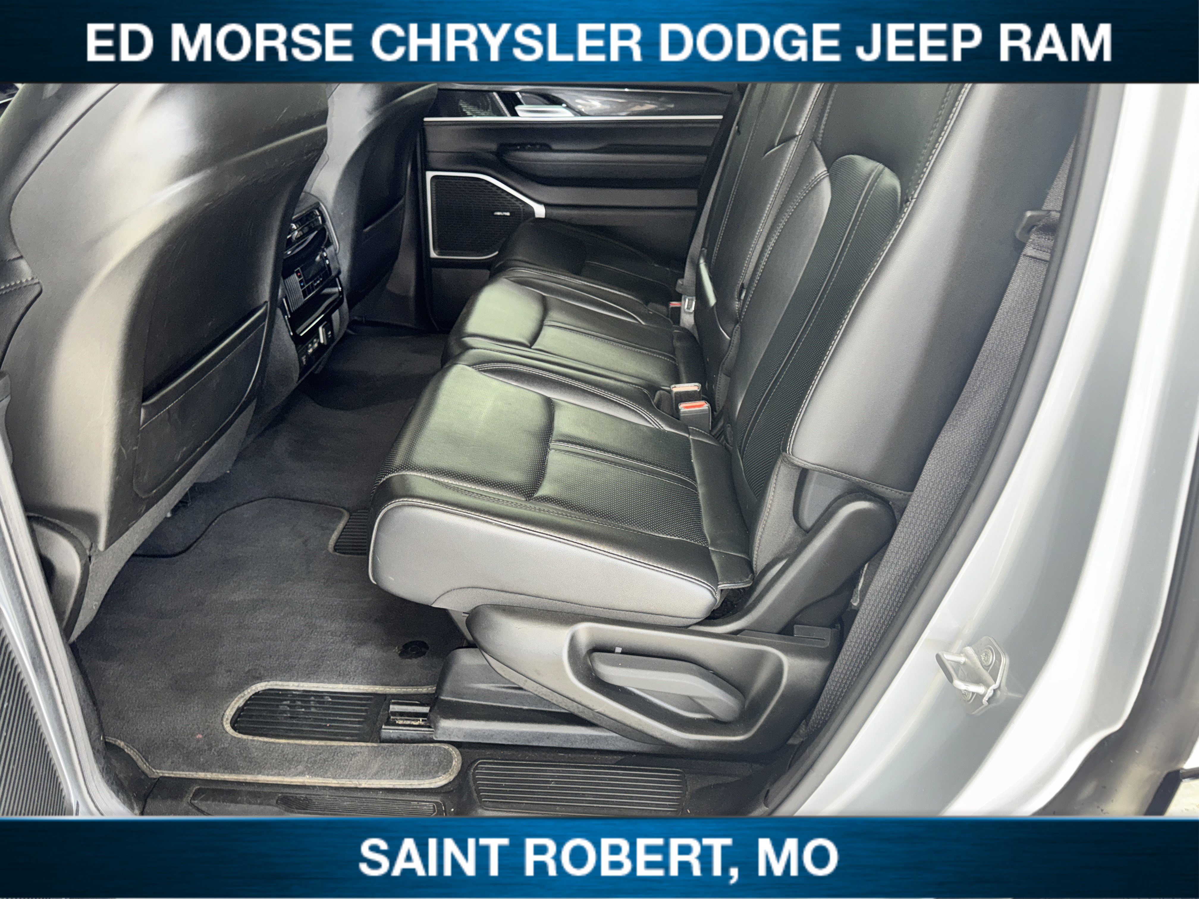 Used 2023 Jeep Wagoneer 4WD image 28