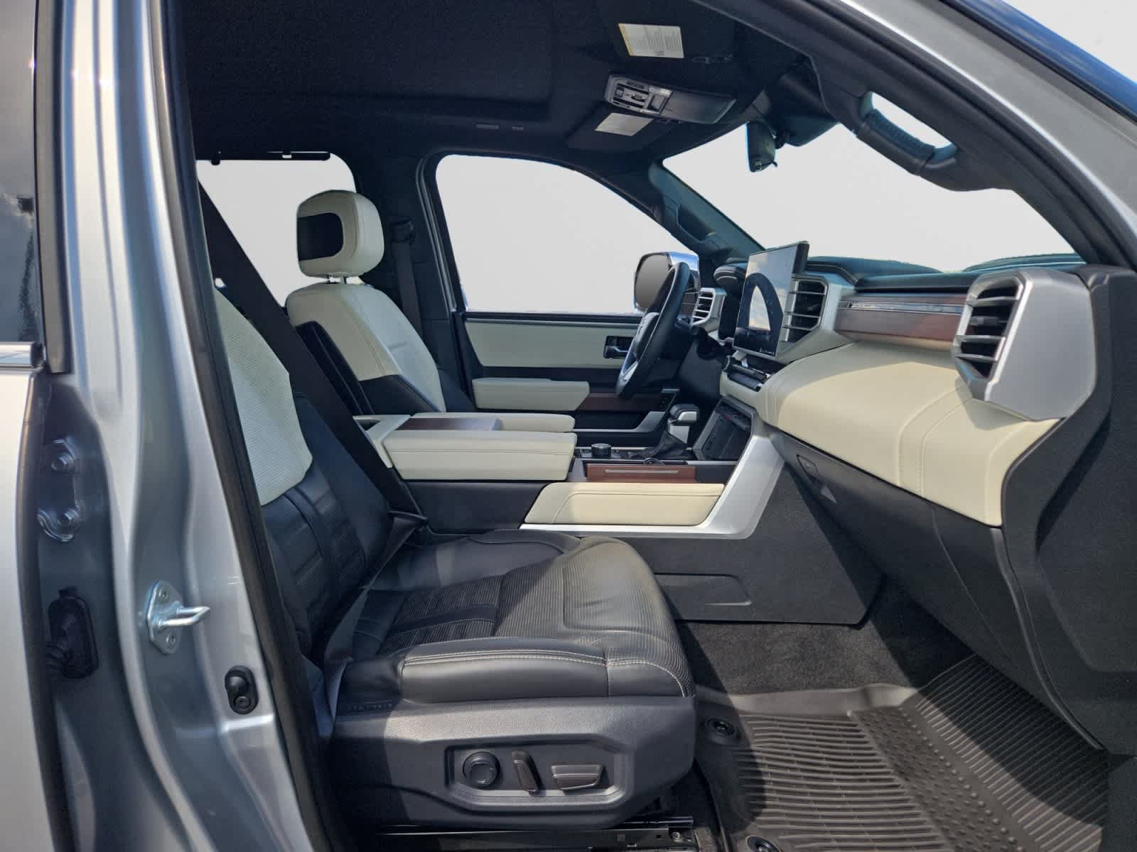 Used 2022 Toyota Tundra Capstone AWD/4WD image 15