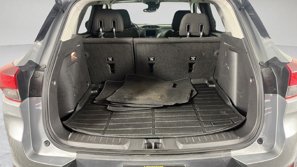 Used 2023 Chevrolet TrailBlazer LT AWD/4WD image 37