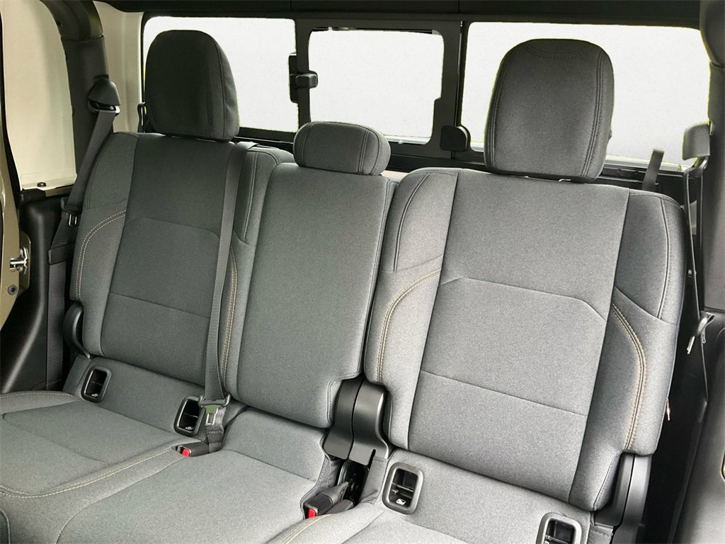 New 2025 Jeep Gladiator Sport image 9