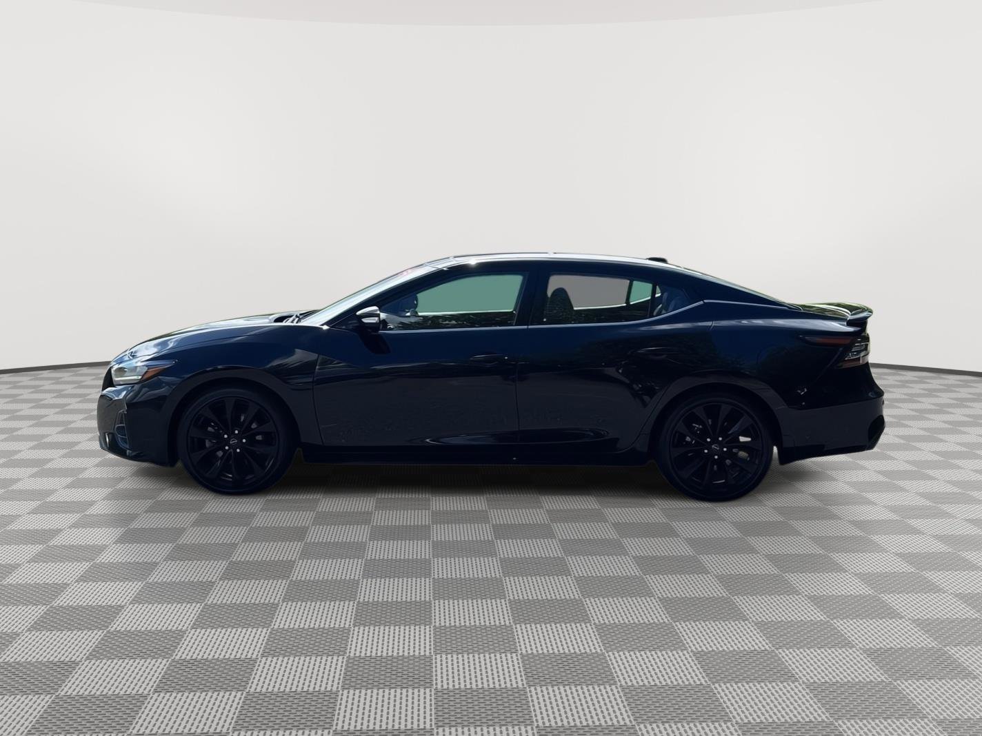 Used 2023 Nissan Maxima SR w/ Sport Mat Group FWD image 7