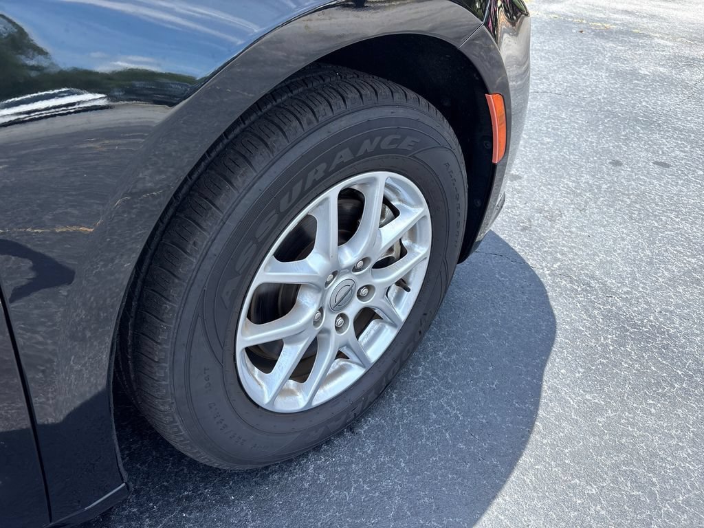 Used 2023 Chrysler Pacifica Touring-L FWD image 25