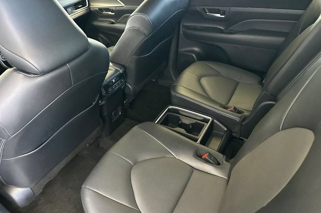 Certified 2025 Toyota Grand Highlander FWD image 16