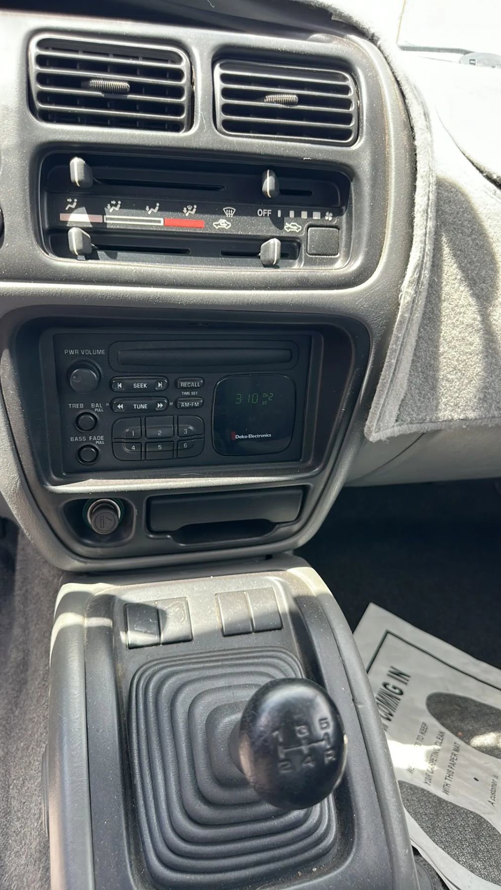 Used 1999 Chevrolet Tracker 2WD Convertible image 31