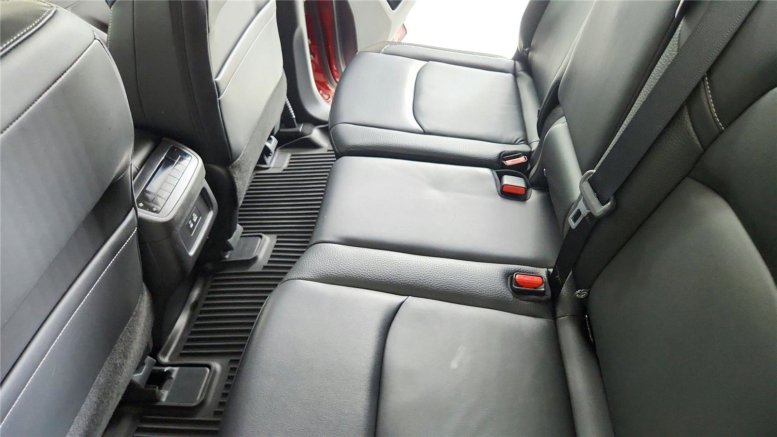 Used 2023 Nissan Pathfinder SL AWD/4WD image 14