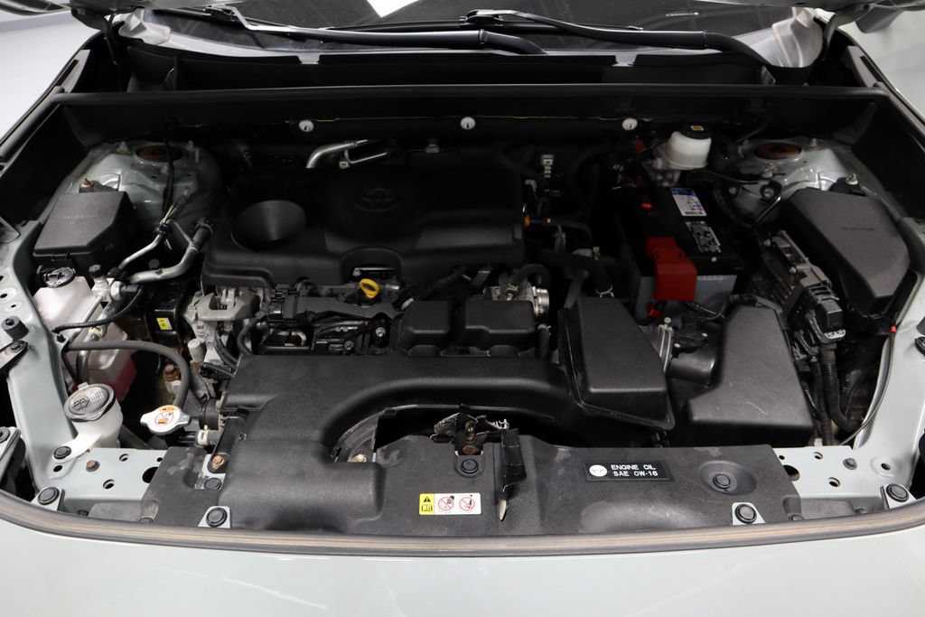 Used 2022 Toyota RAV4 XLE Premium AWD/4WD image 16