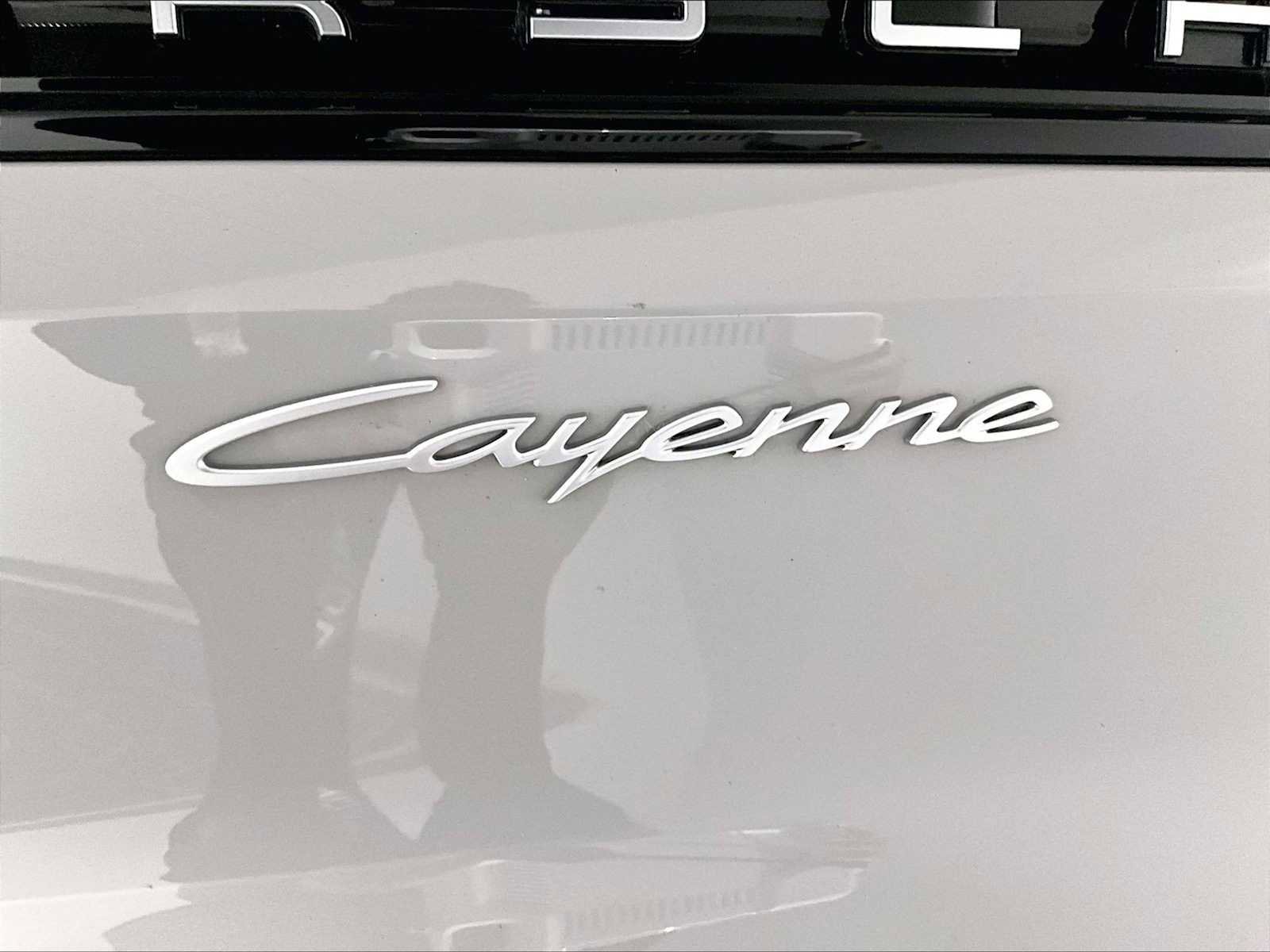 Used 2025 Porsche Cayenne Coupe image 36