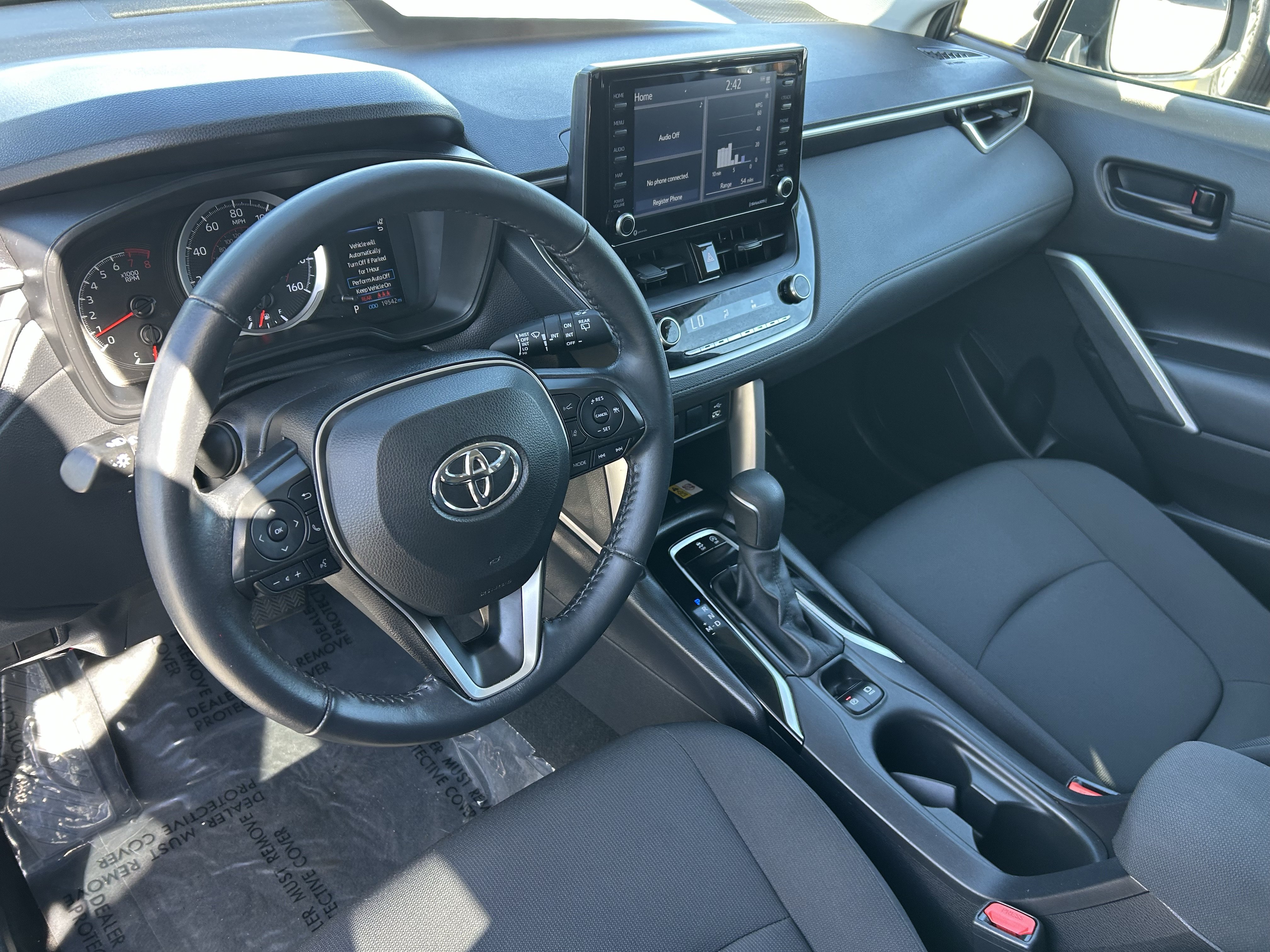 Certified 2022 Toyota Corolla Cross LE w/ Moonroof Package AWD/4WD image 18