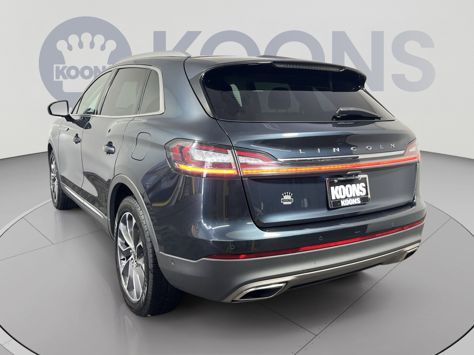 Used 2022 Lincoln Nautilus Reserve AWD/4WD image 4