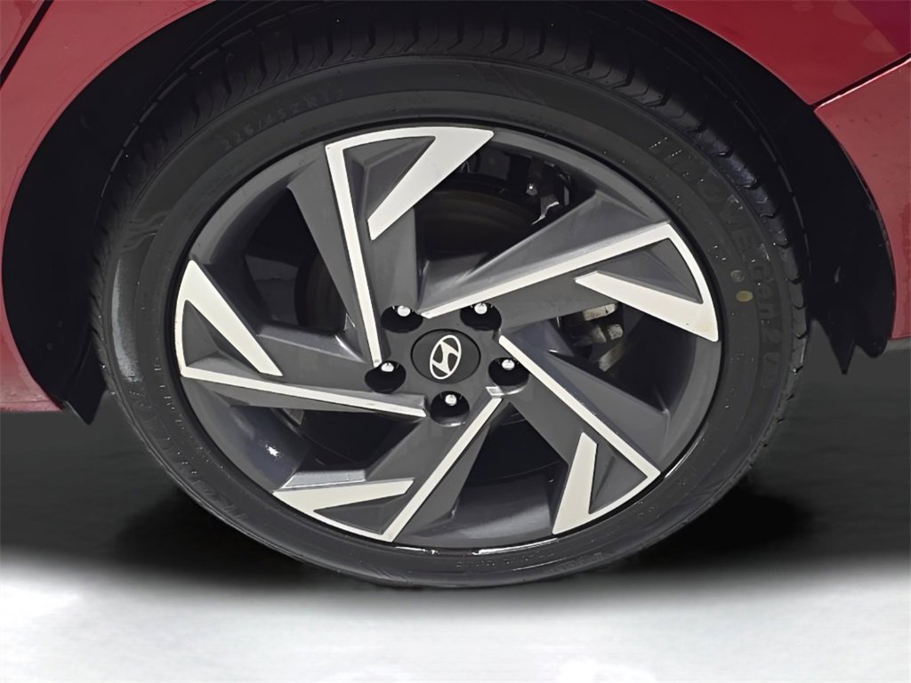 Certified 2024 Hyundai Elantra Limited image 32