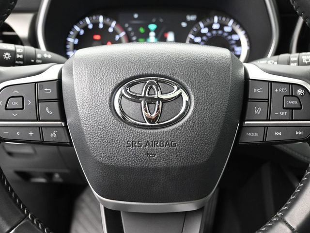 Certified 2024 Toyota Highlander XLE image 24