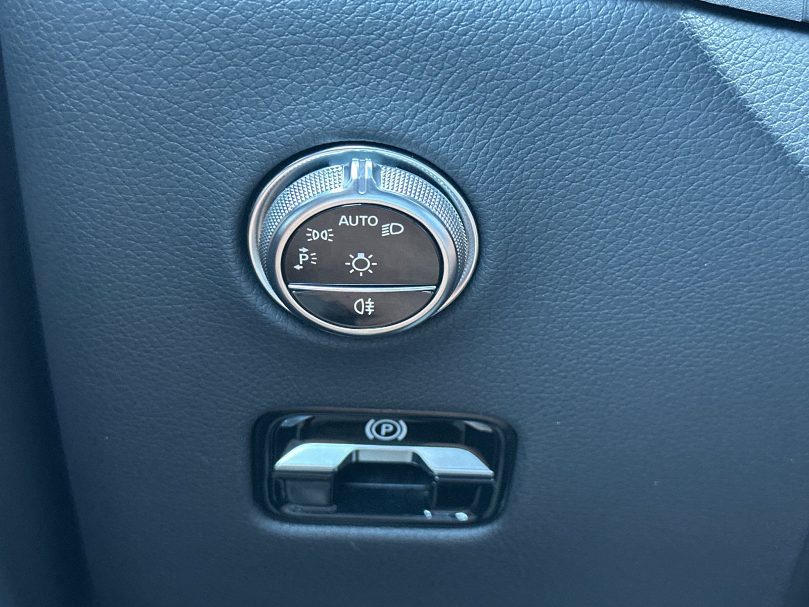 Certified 2023 Mercedes-Benz GLC 300 image 32