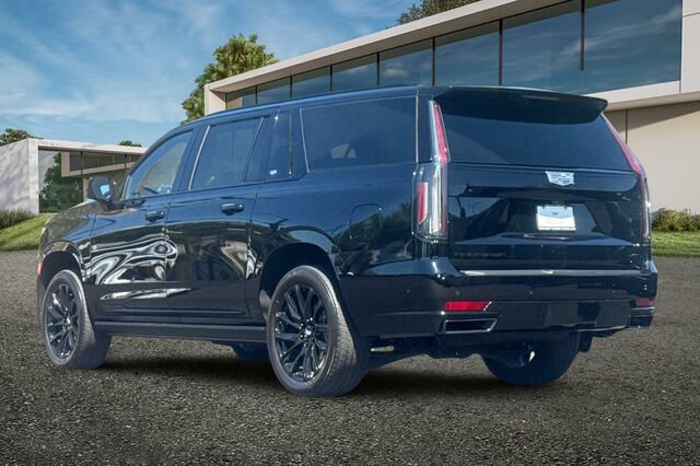 Certified 2023 Cadillac Escalade ESV Sport Platinum w/ LPO, ONYX Package AWD/4WD image 6