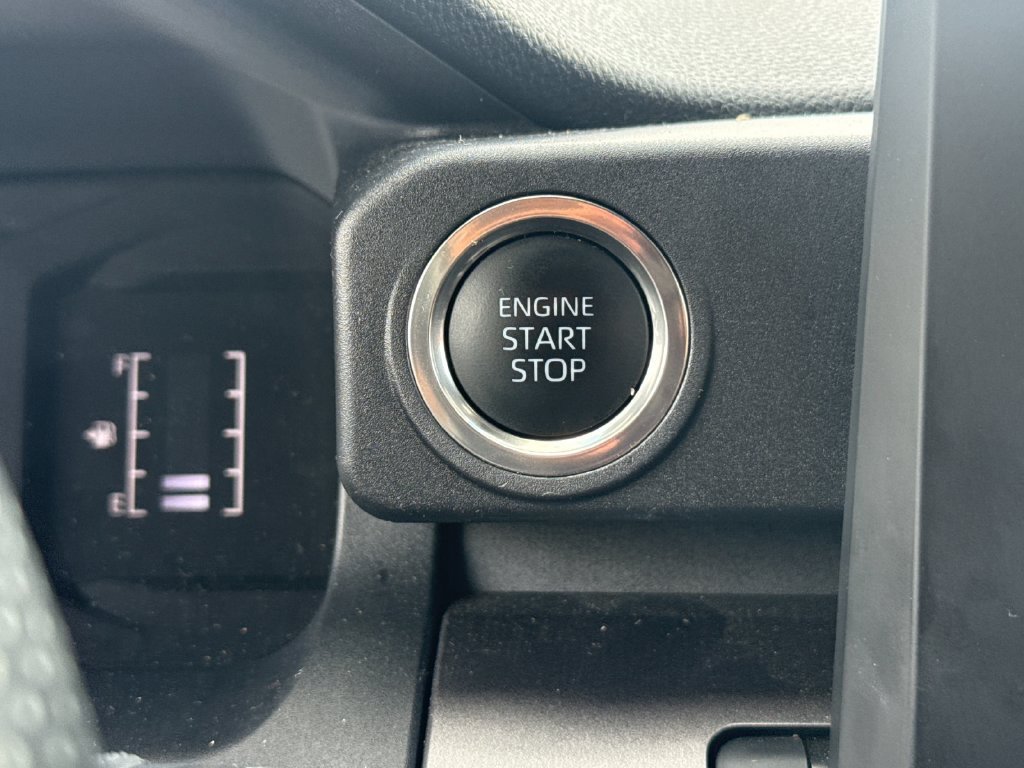 Used 2025 Toyota 4Runner SR5 AWD/4WD image 21