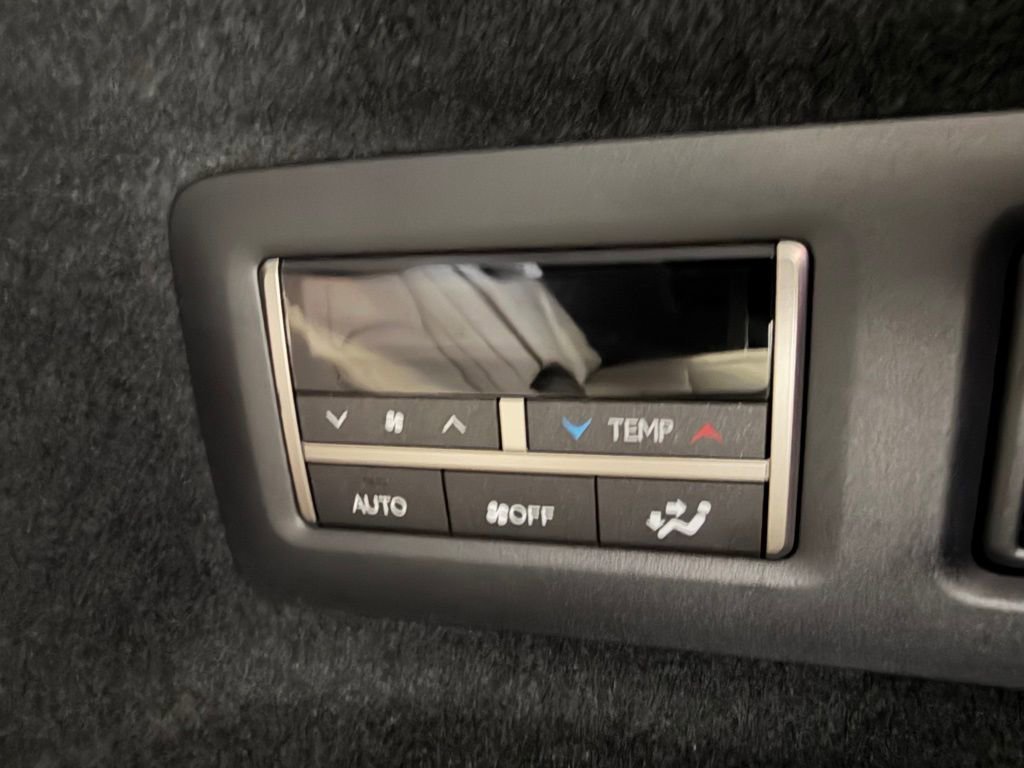 Used 2022 Lexus RX 350L Premium w/ Premium Package image 37
