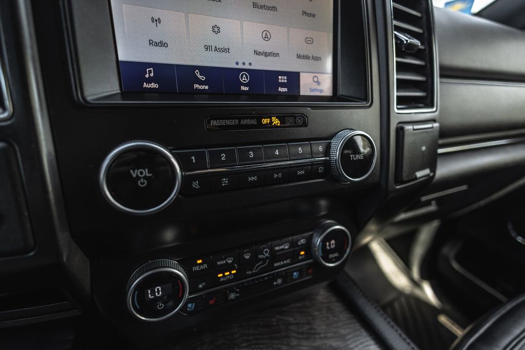 Used 2021 Ford Expedition Max Limited image 15