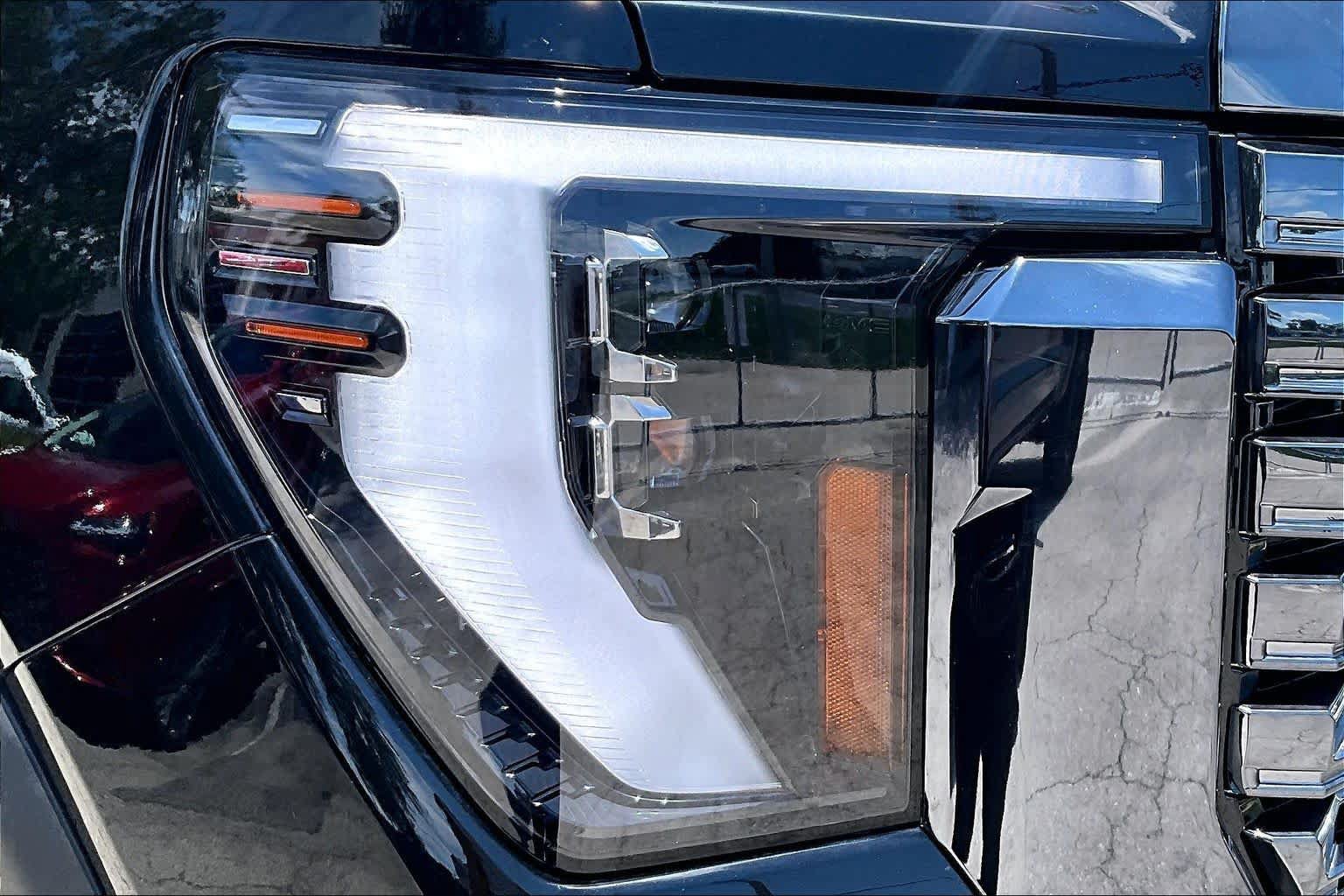 Used 2024 GMC Sierra 3500 Denali Ultimate AWD/4WD image 28