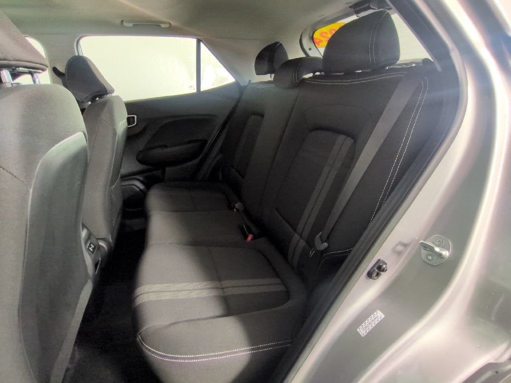 Used 2024 Hyundai Venue SEL FWD image 19
