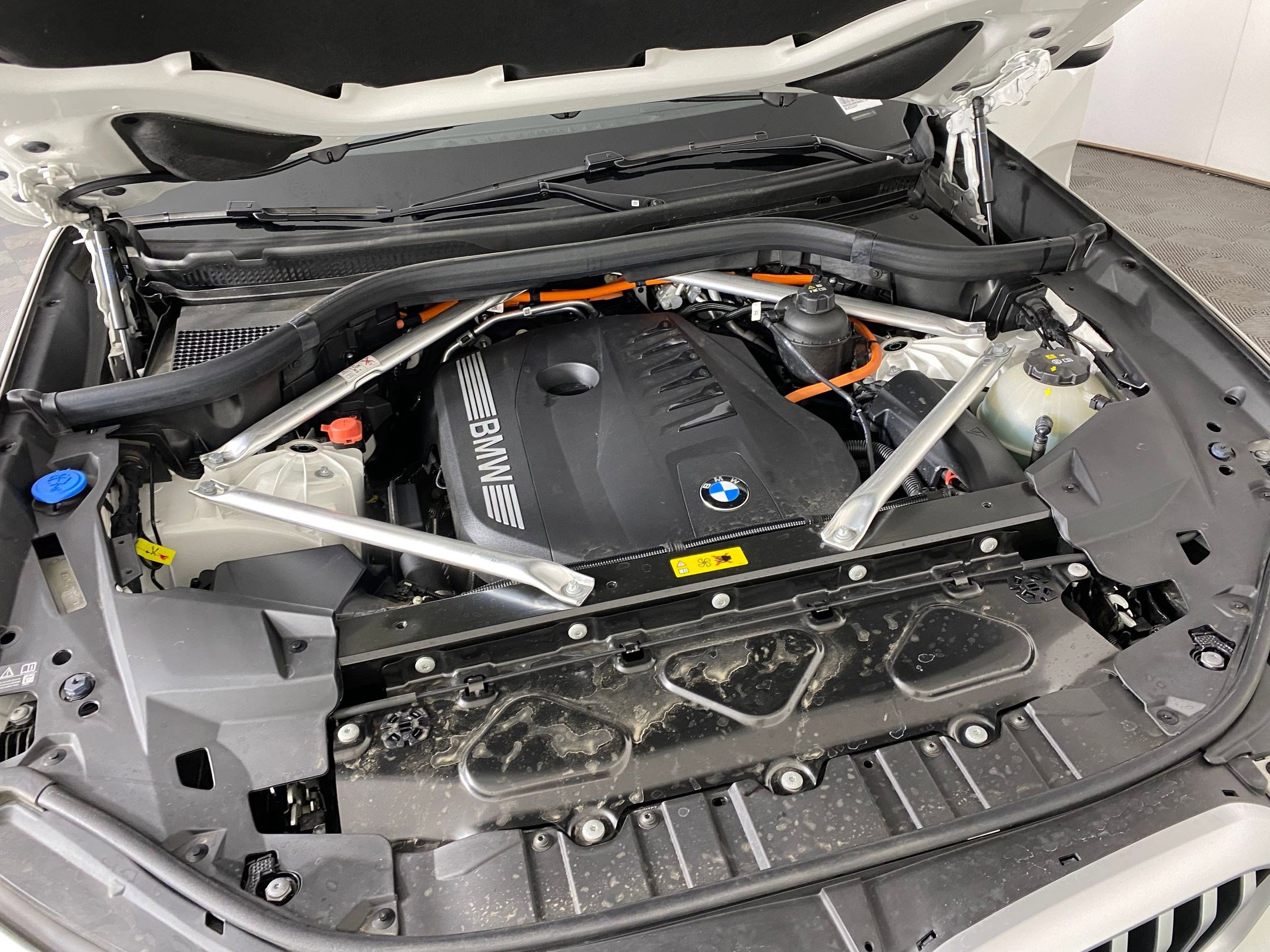 Used 2025 BMW X5 xDrive50e w/ Premium Package image 33