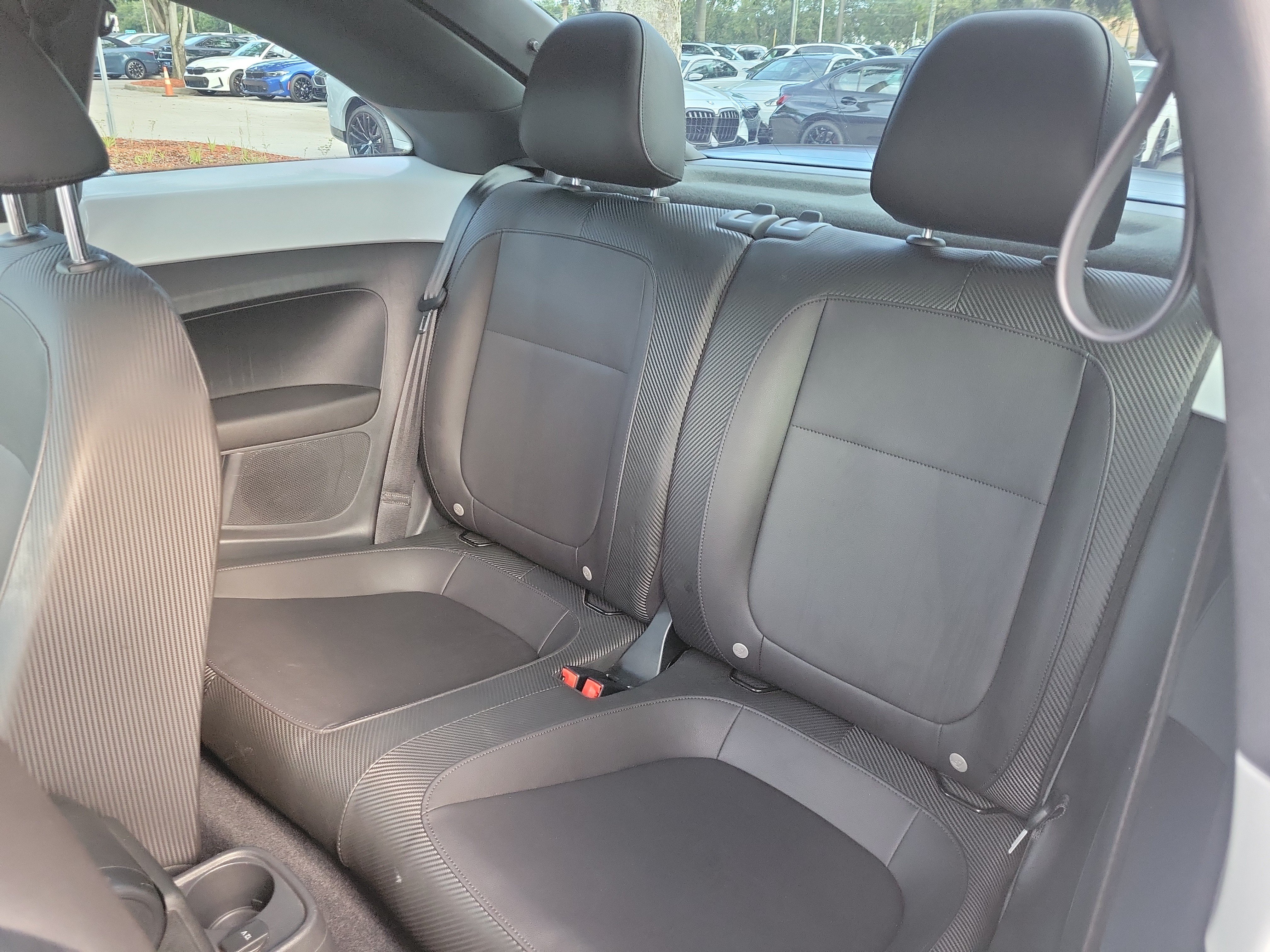 Used 2019 Volkswagen Beetle 2.0T SE FWD image 12