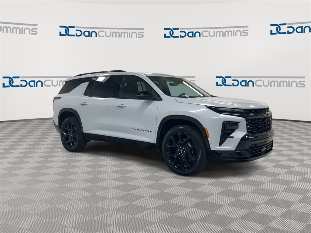 New 2026 Chevrolet Traverse RS w/ LPO, Floor Liner Package image 2