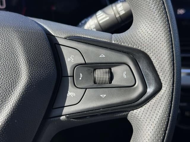 Used 2025 Chevrolet Trax LT FWD image 20